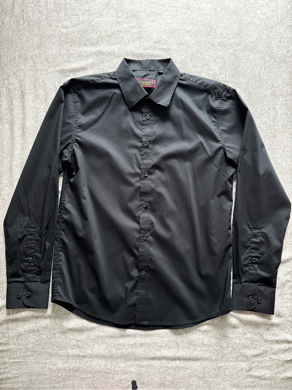 Men's Long-Sleeve Black Dress Shirt - Sleek Button-Front